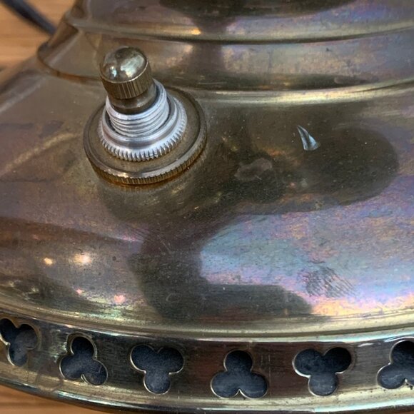 Antique Miller Vestal brass table lamp, electrified - Picture 4 of 10